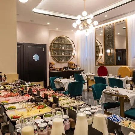 H10 Palazzo Galla Szálloda 4*