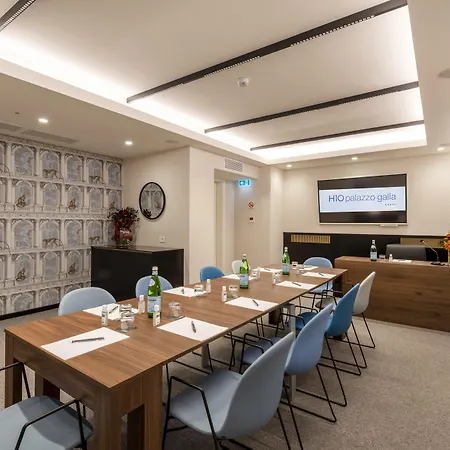 H10 Palazzo Galla מלון 4*