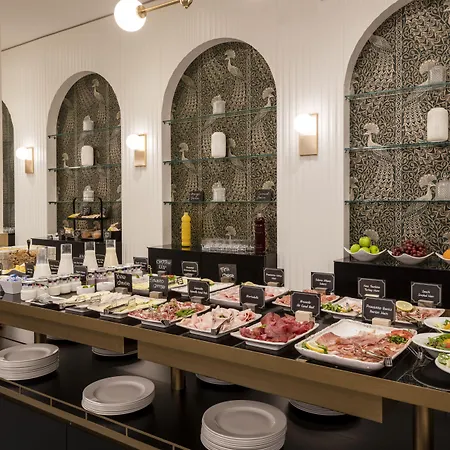 H10 Palazzo Galla 4* רומא