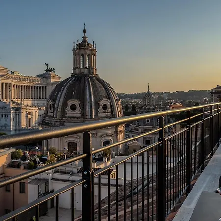 H10 Palazzo Galla Otel 4*